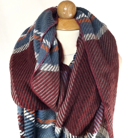 Drape infinity scarf. - Picture 2 of 4